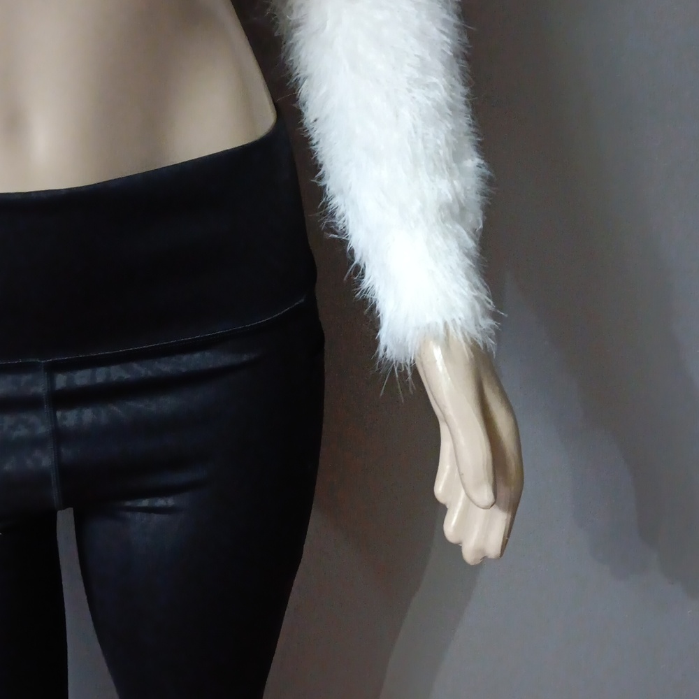 Fuzzy Crop NWOT off white button-up Cardigan - Picture 4 of 5